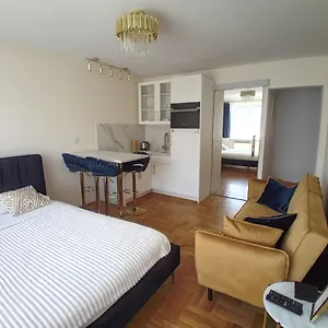 Alexa D'oro Kraków